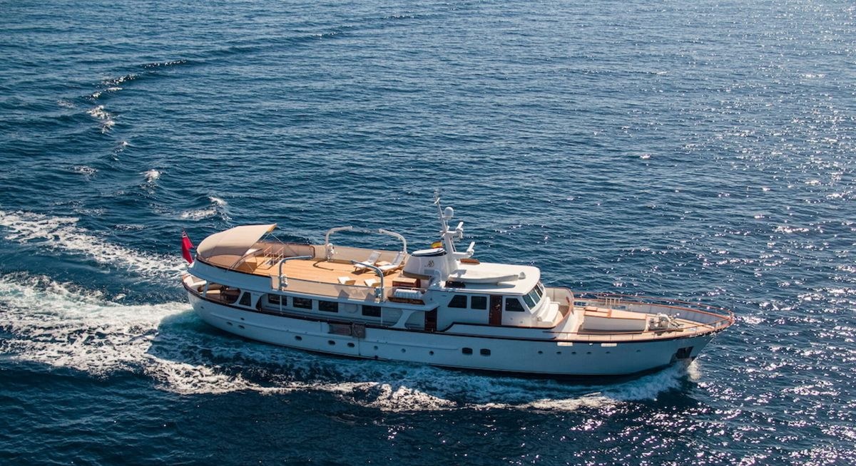 Yacht charter HEAVENLY DAZE YACHT CHARTER