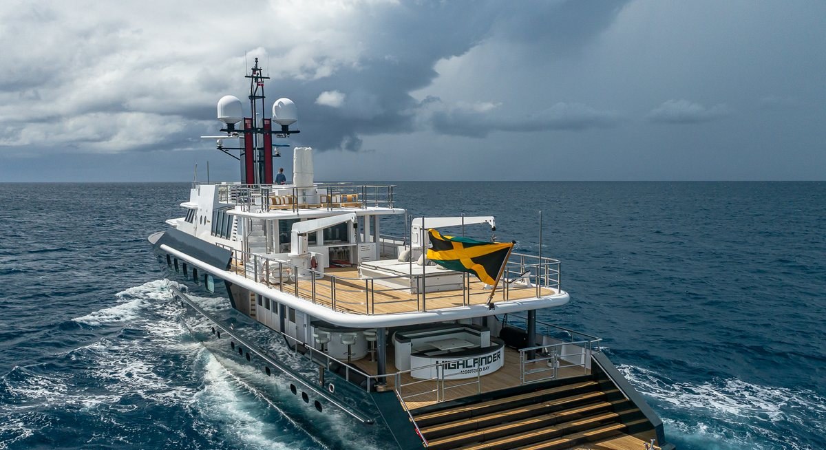 HIGHLANDER yacht charter 5