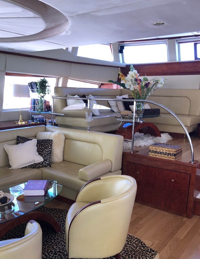 HOUBARA yacht charter 3