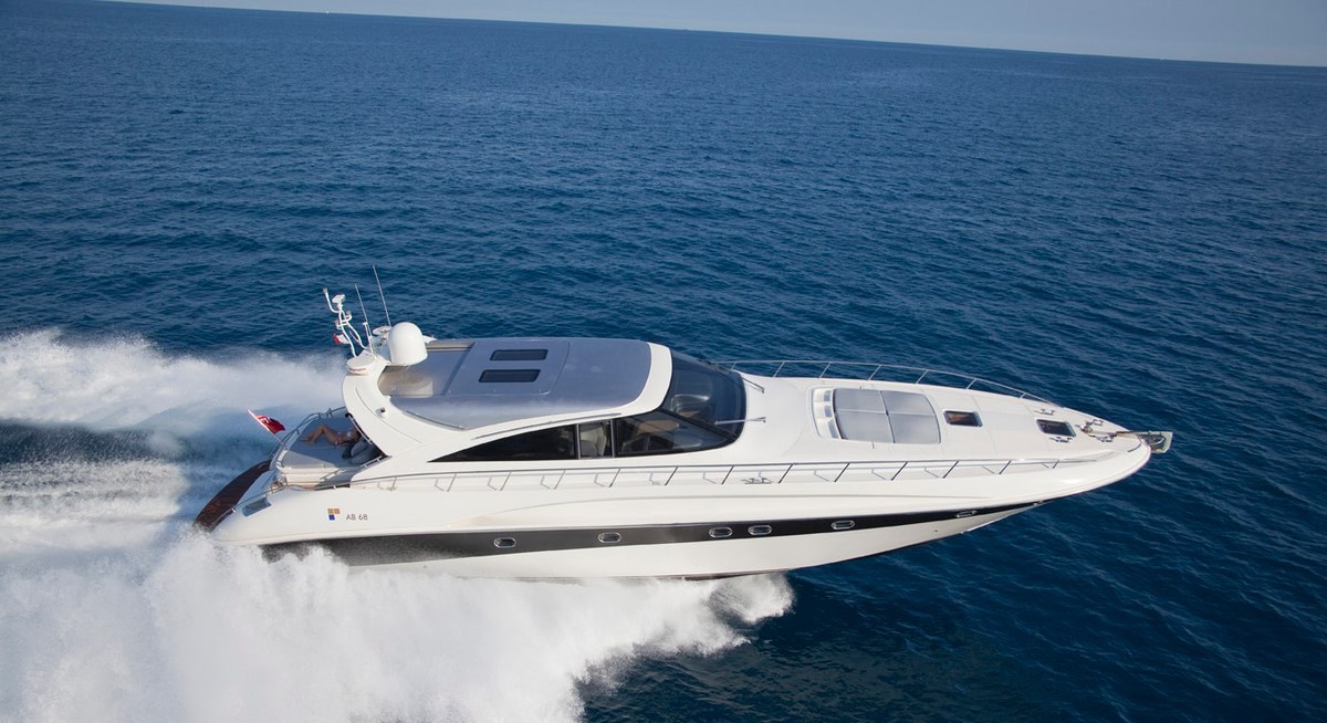 ICARE yacht charter 1
