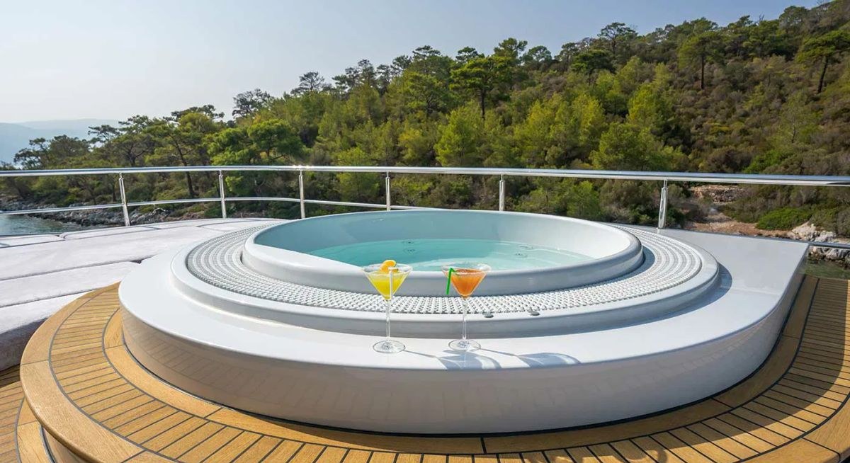 IMMERSIVE yacht charter 2
