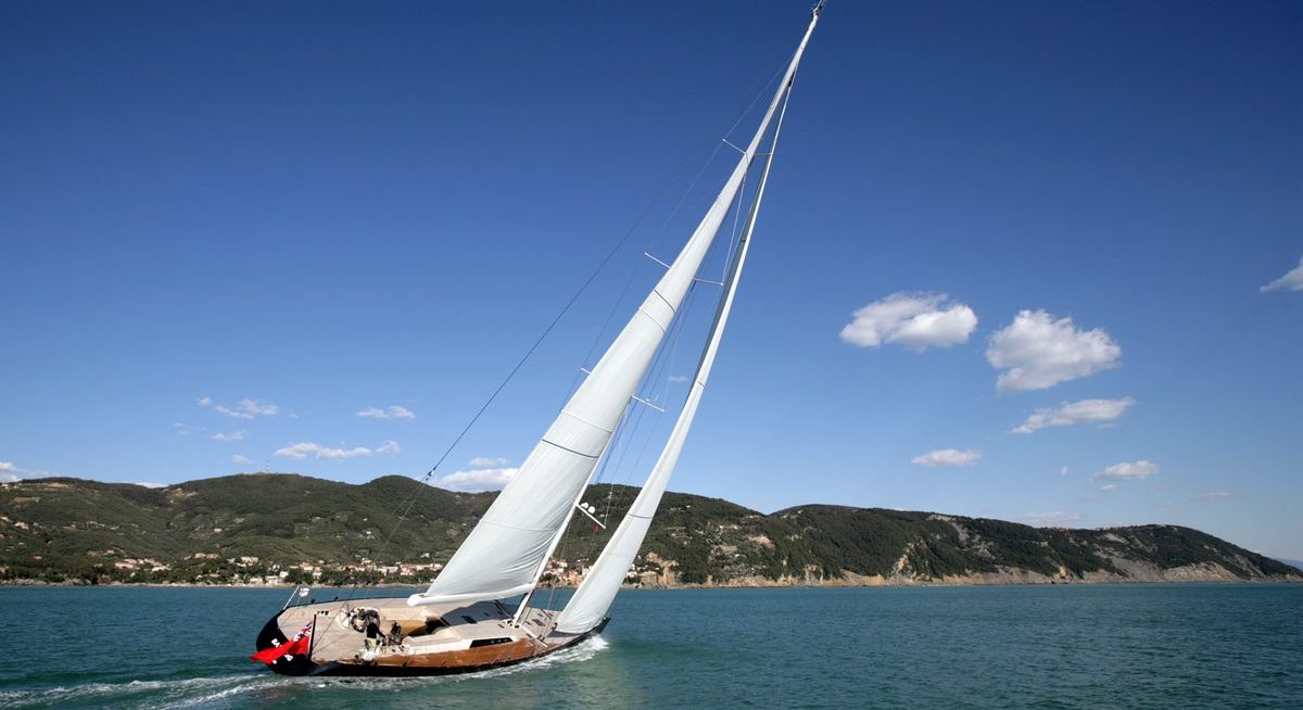 INTI CUBE yacht charter 3
