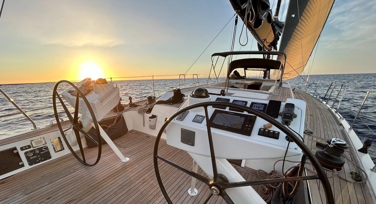 ISY71 yacht charter 2