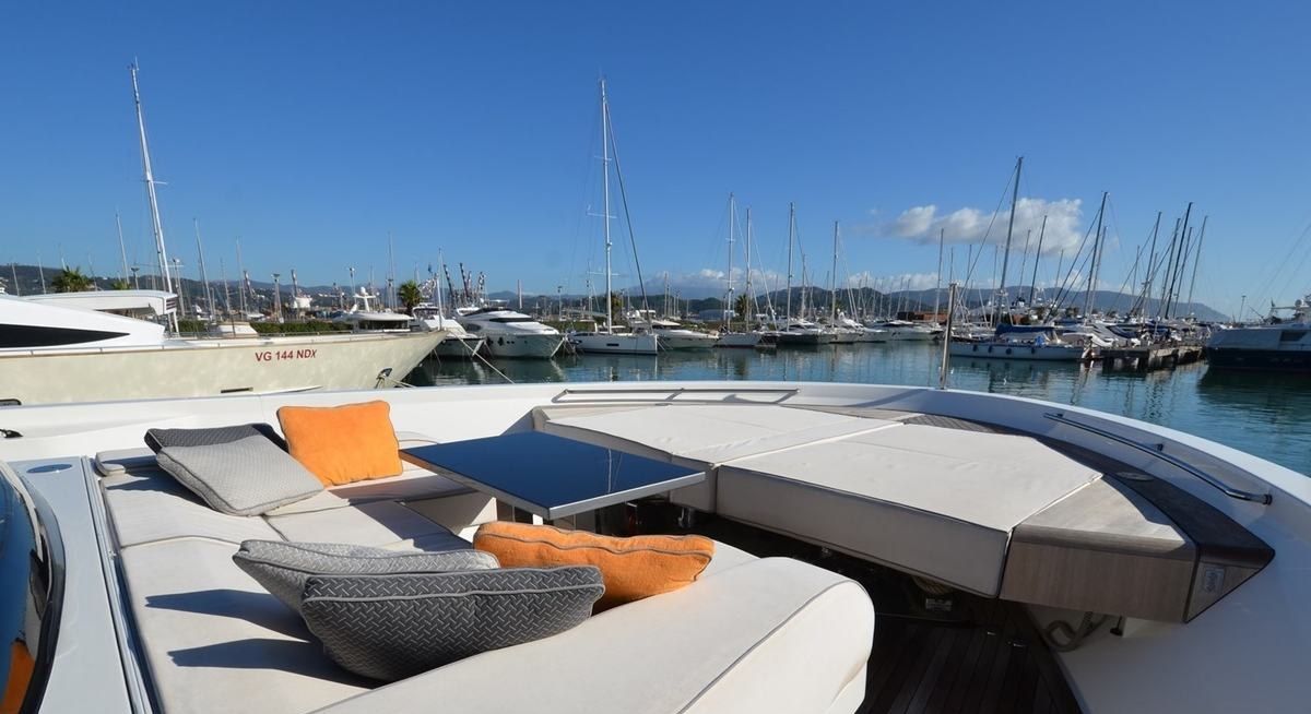JACKI yacht charter 2