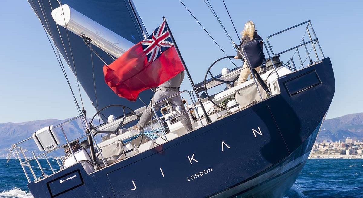 JIKAN yacht charter 4