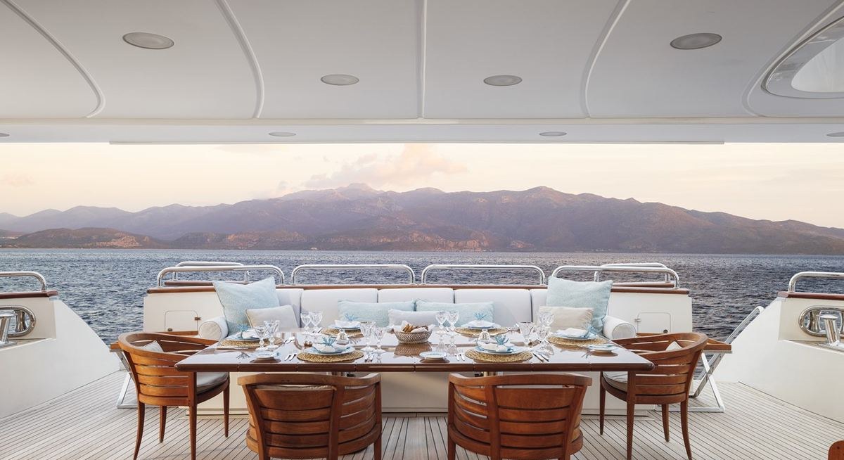 JUSTA DELIA yacht charter 4