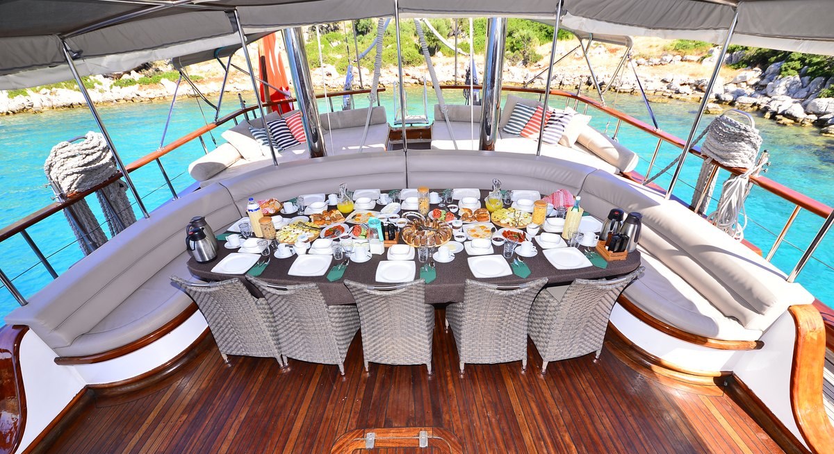 K MEHMET BUGRA yacht charter 4