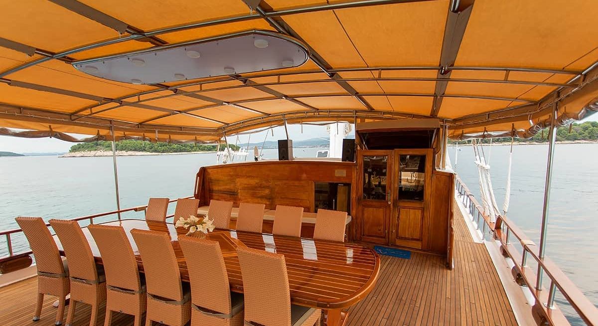 KADENA yacht charter 4