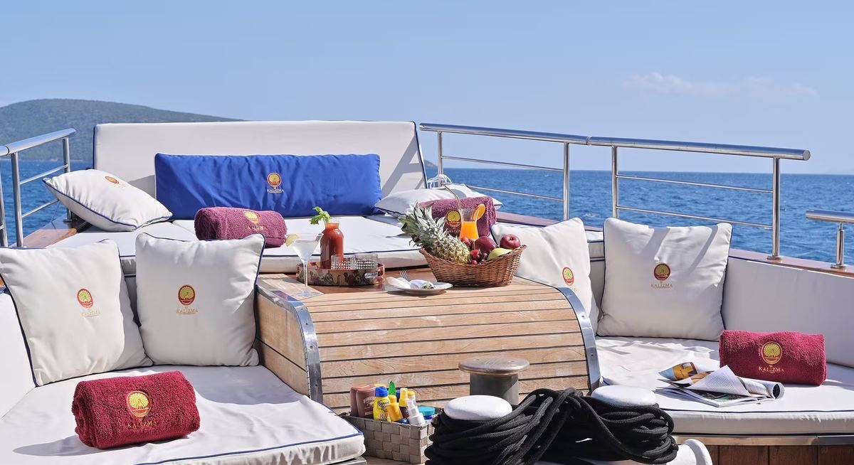 KALIZMA yacht charter 2