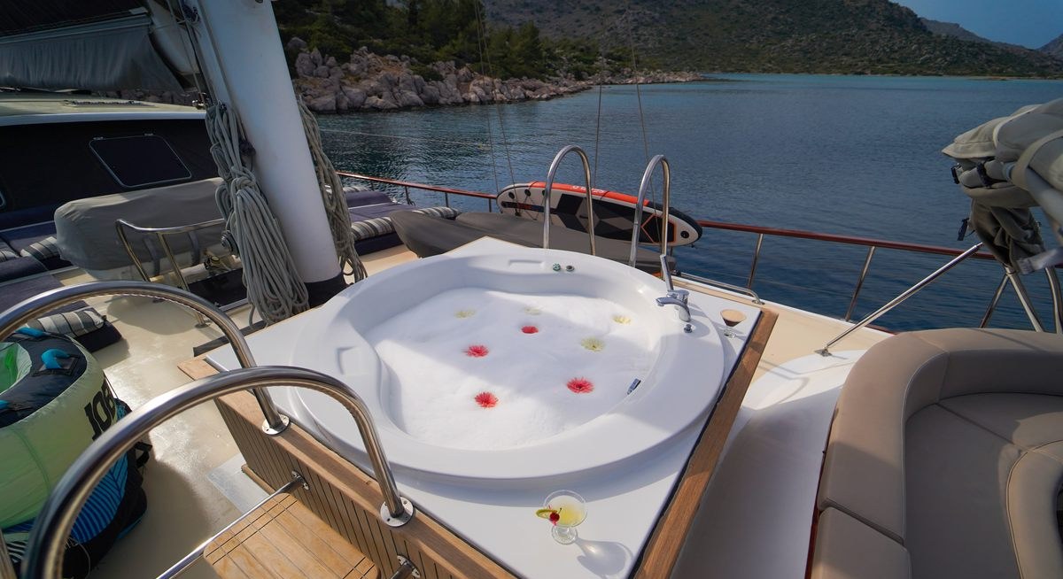 KAPTAN MEHMET BUGRA yacht charter 3