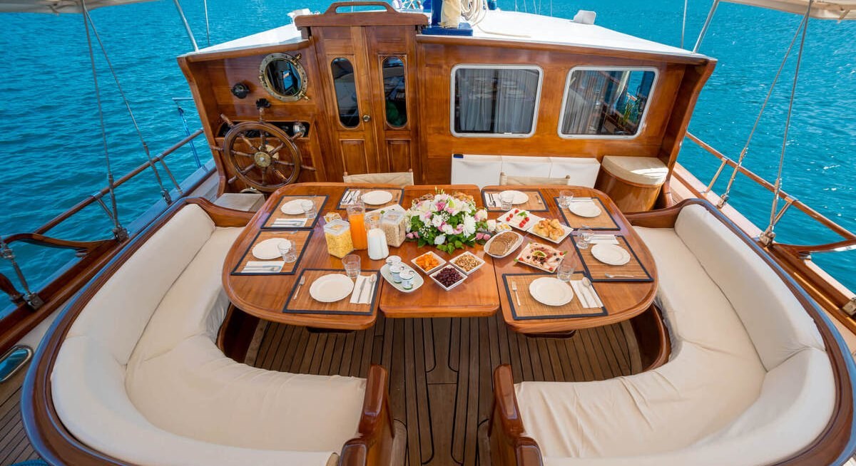 KAPTAN SEVKET yacht charter 4