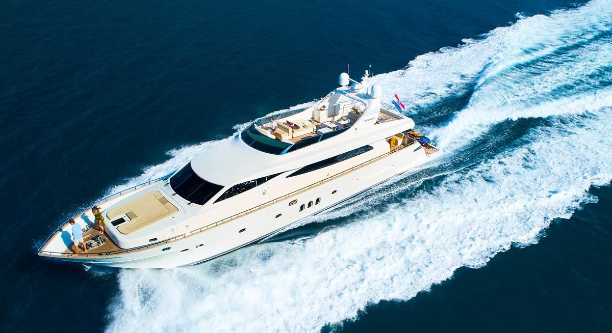 KARISMA yacht charter 1