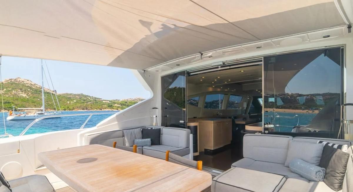KAWAI yacht charter 4