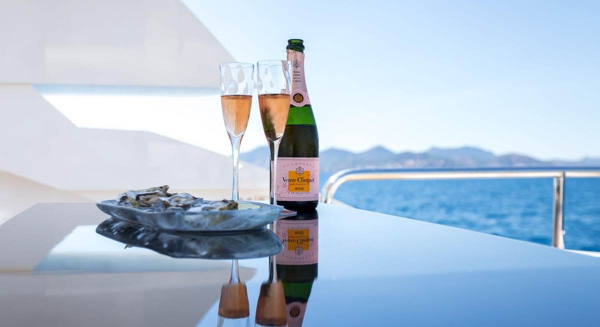 KEROS ISLAND yacht charter 3