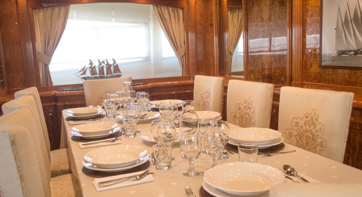 KIRIOS yacht charter 4