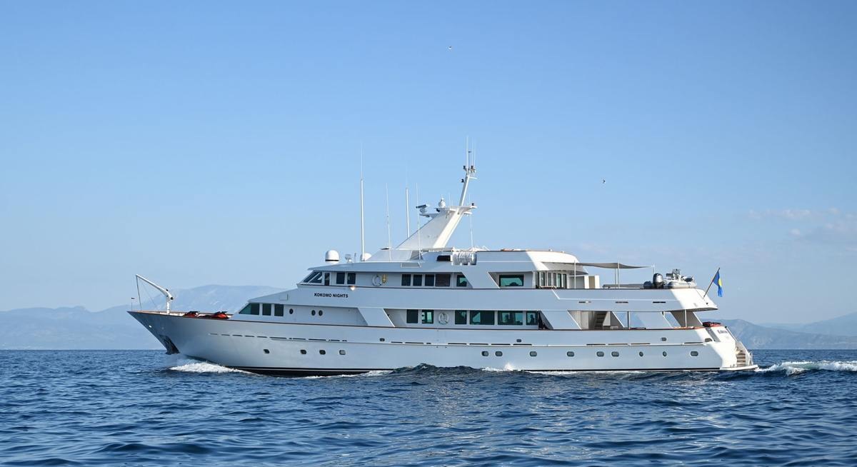 KOKOMO NIGHTS yacht charter 2