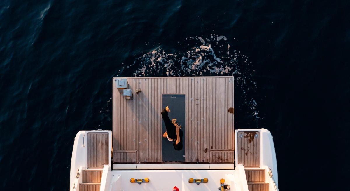 KOMODO yacht charter 4