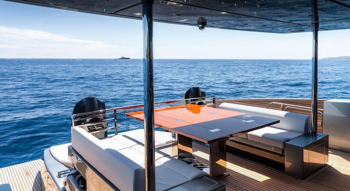 L’AS BLEU yacht charter 4