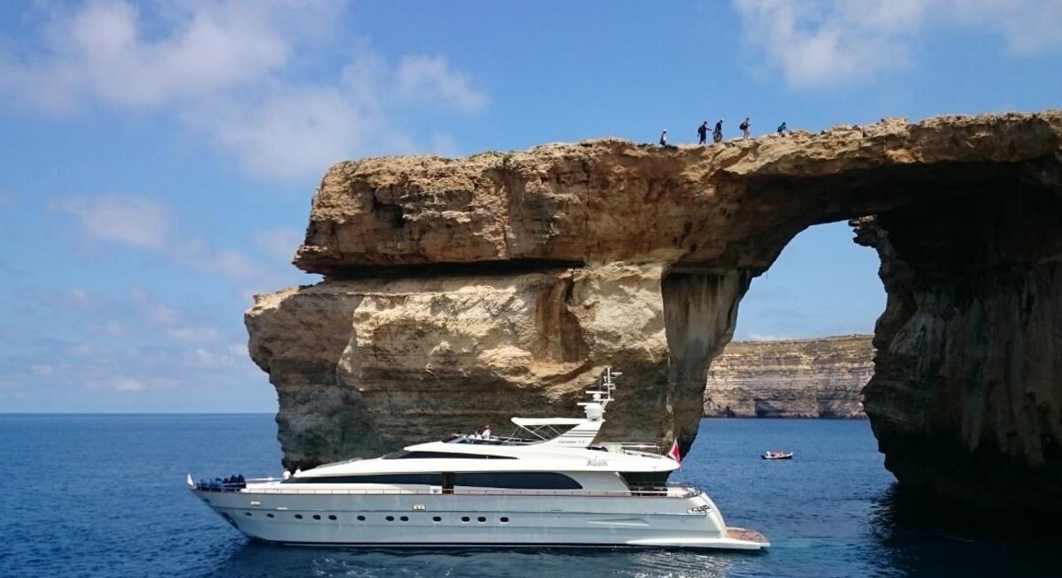 L'AYAZULA YACHT CHARTER yacht charter