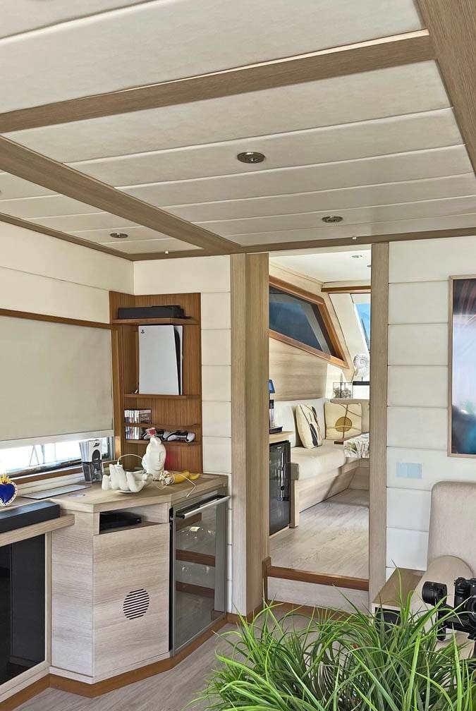 تأجير يخت LA CHICCA YACHT CHARTER