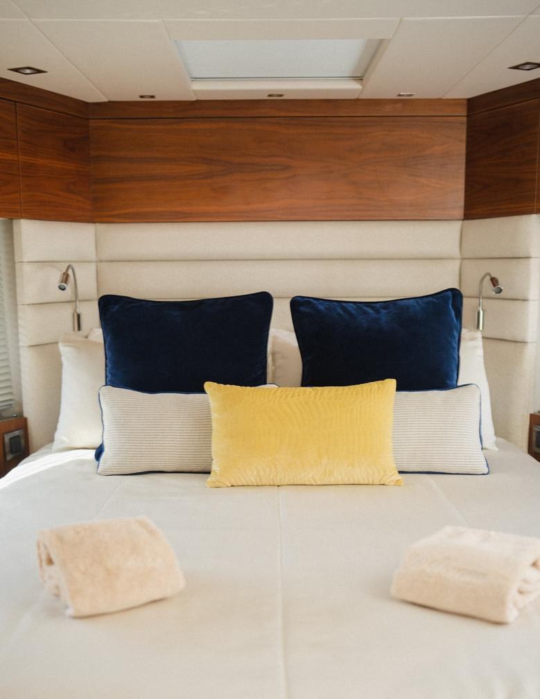 Yacht charter LA NONNO YACHT CHARTER