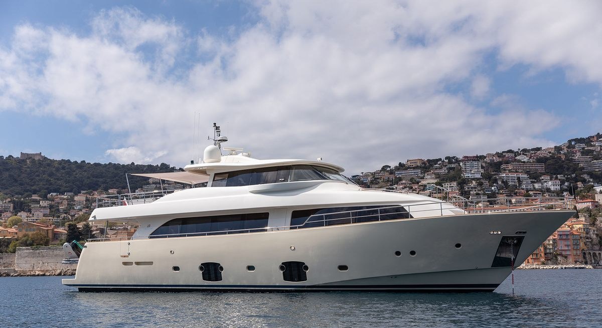 LA PAUSA yacht charter 1