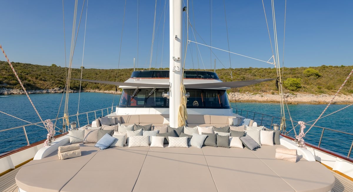 LADY GITA yacht charter 2