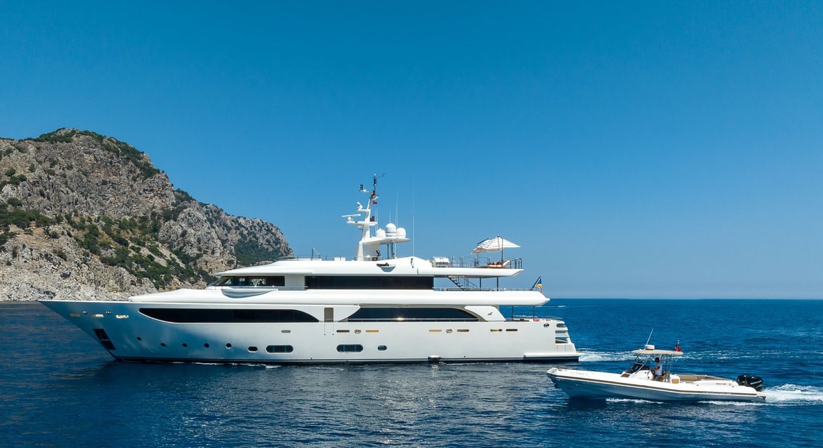 LADY I yacht charter 1