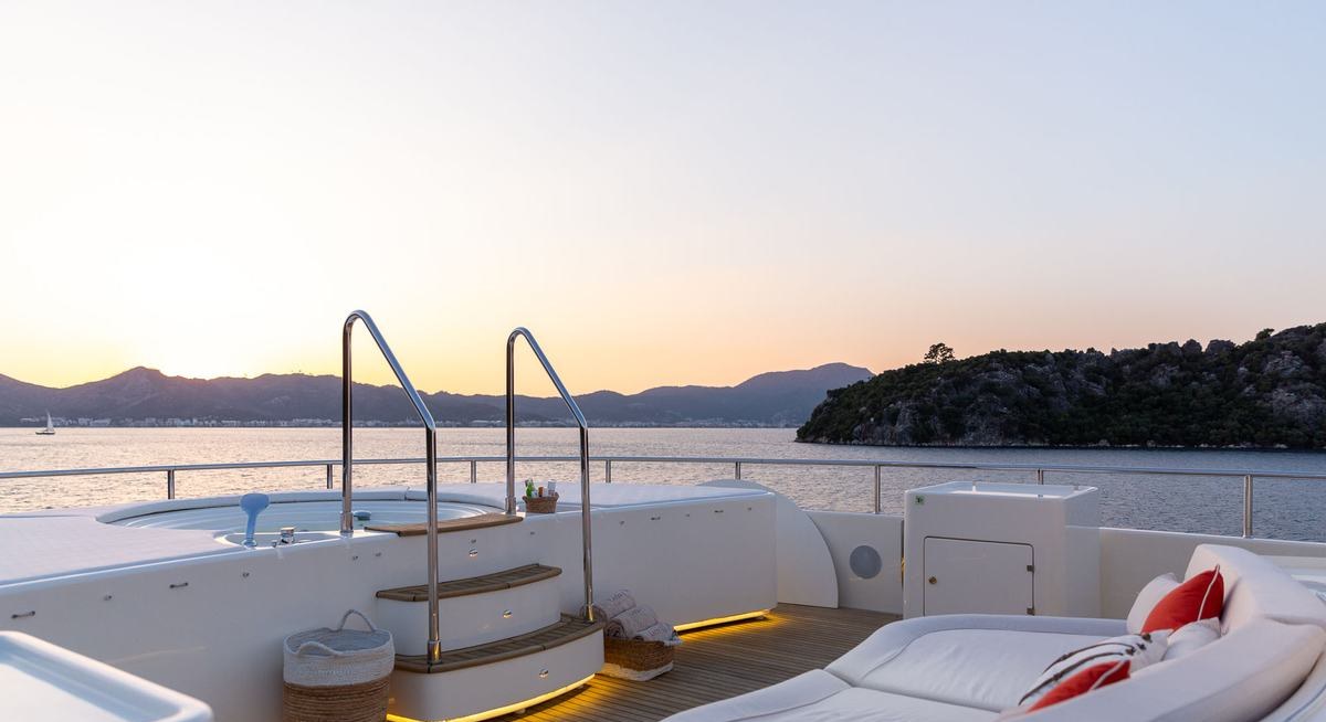 LADY I yacht charter 2
