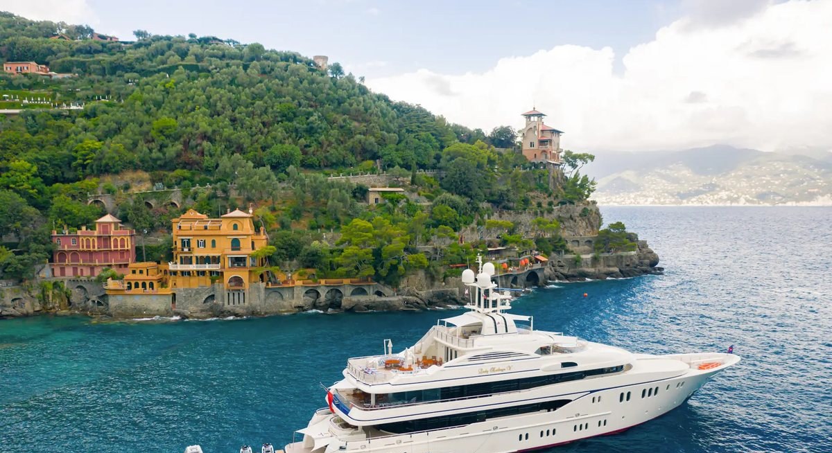LADY KATHRYN V yacht charter 1
