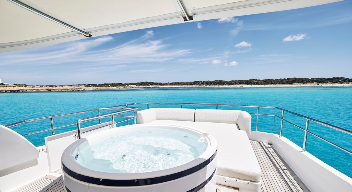 LADY KC yacht charter 2