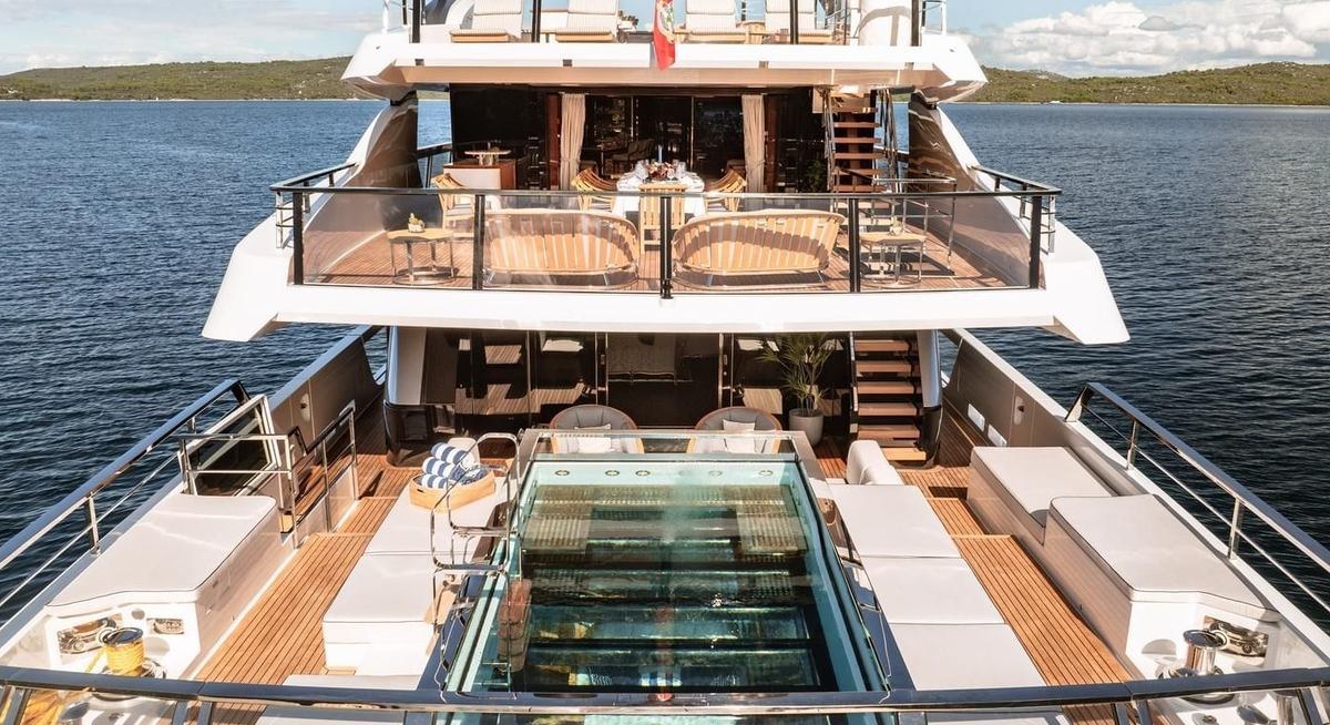 LADY LENA yacht charter 4