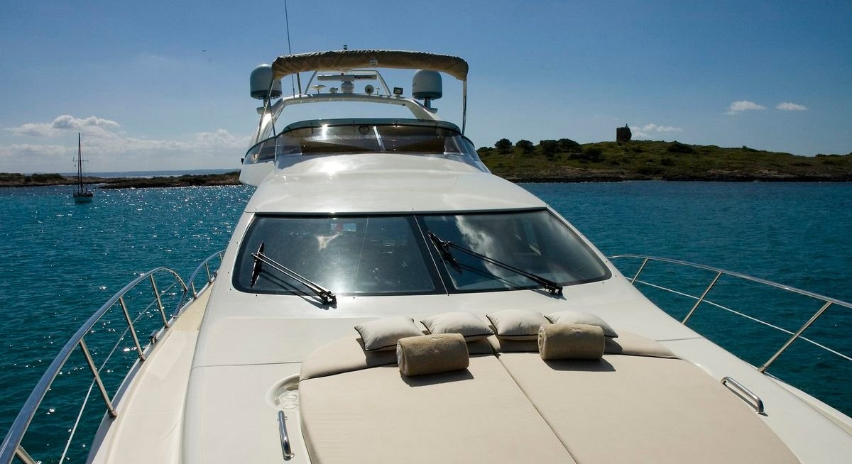 LADY RENEE yacht charter 3