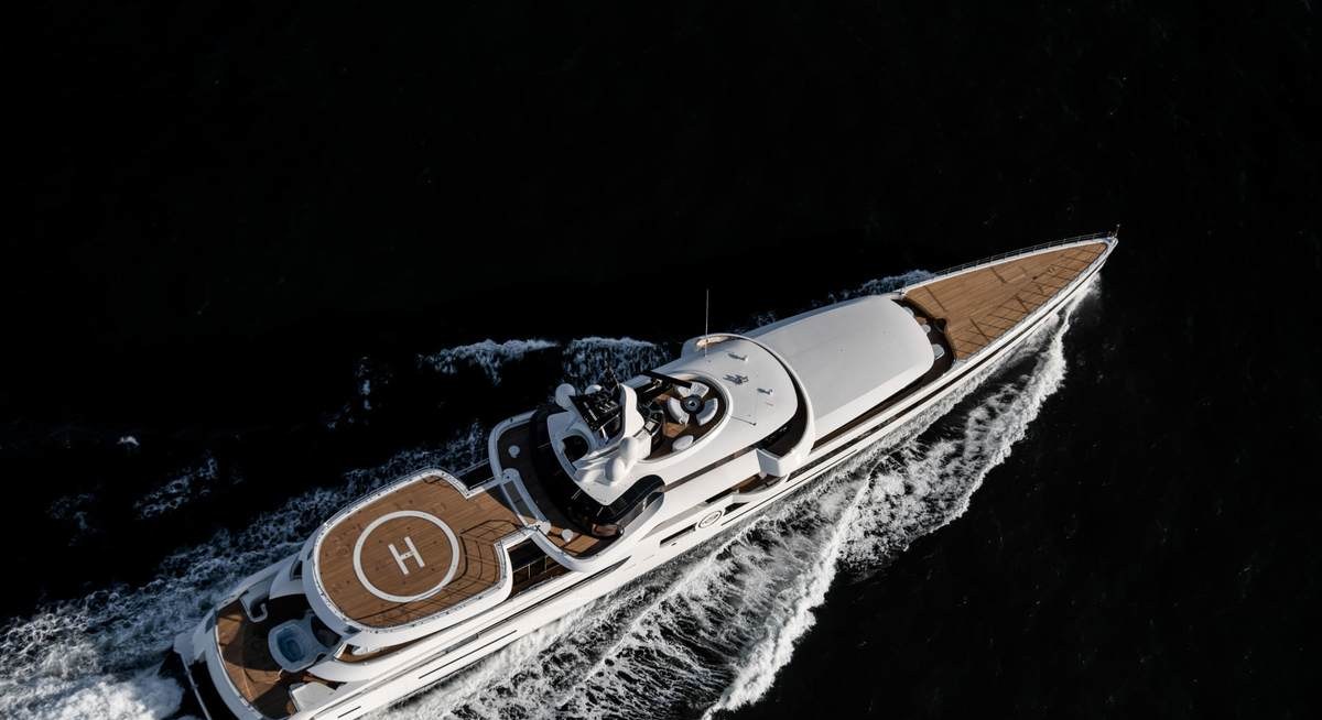 LADY S yacht charter 2