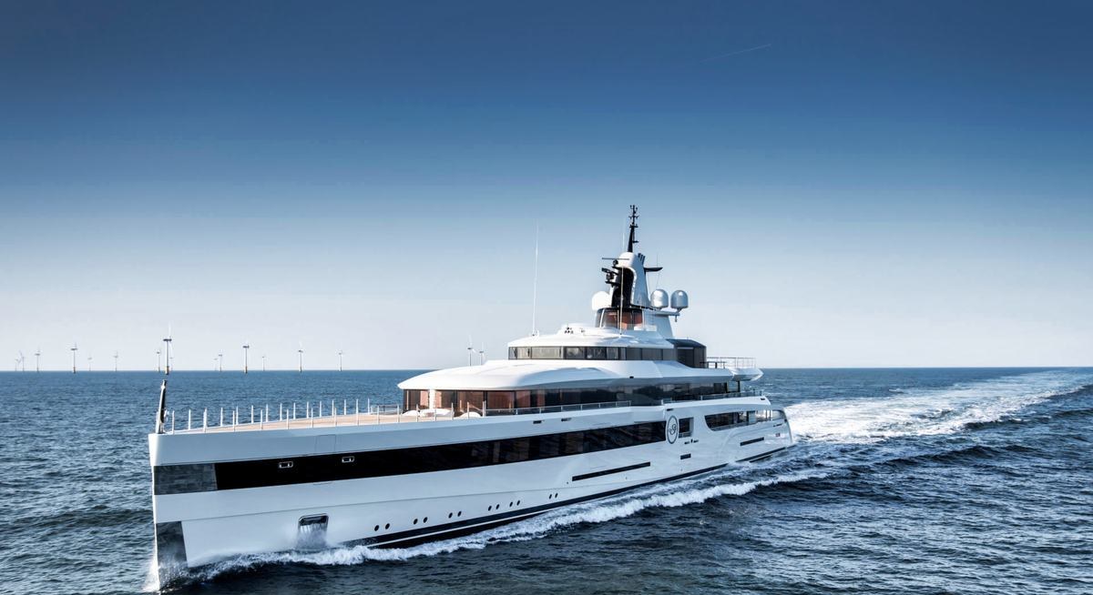 LADY S yacht charter 1