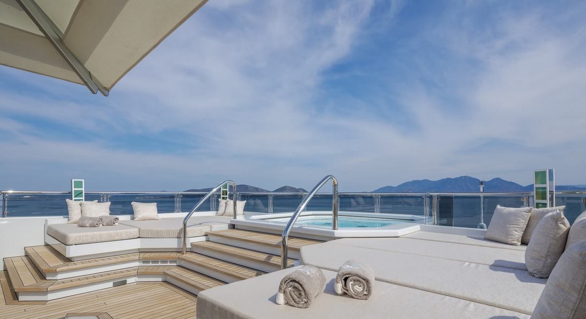 LADY VERA yacht charter 3