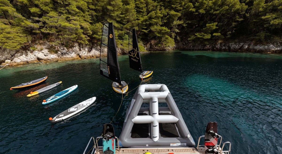 LAMMOUCHE yacht charter 5