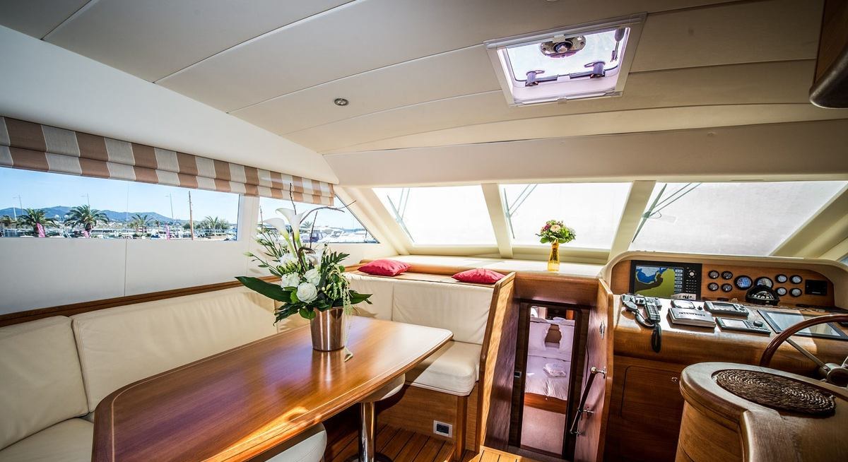 LAOUEN yacht charter 3