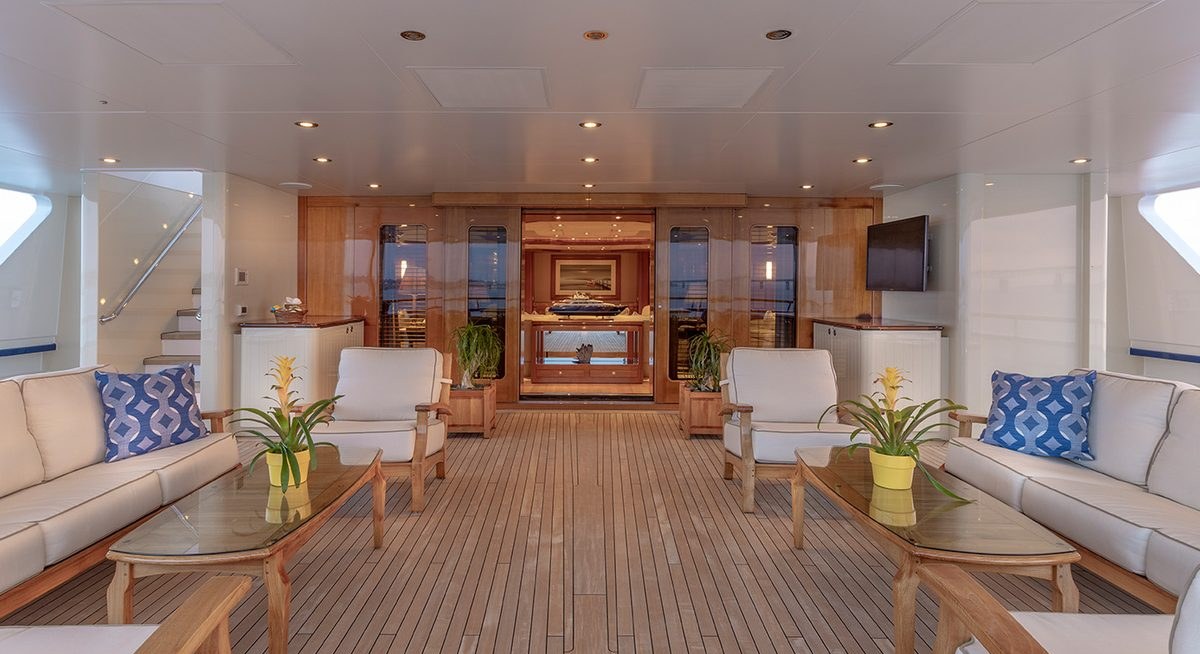 LAUREL yacht charter 4