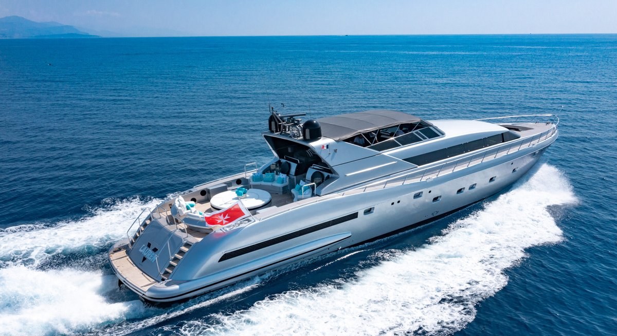Yacht charter LAUREN V YACHT CHARTER