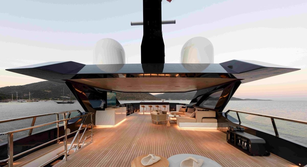 LEGASEA yacht charter 3