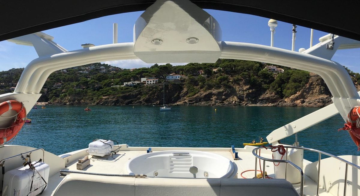 LEIGH yacht charter 3