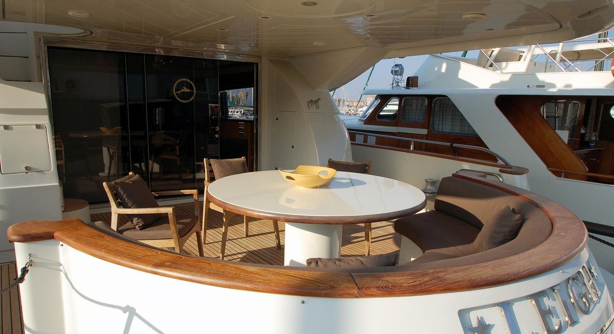 LEIGH yacht charter 5