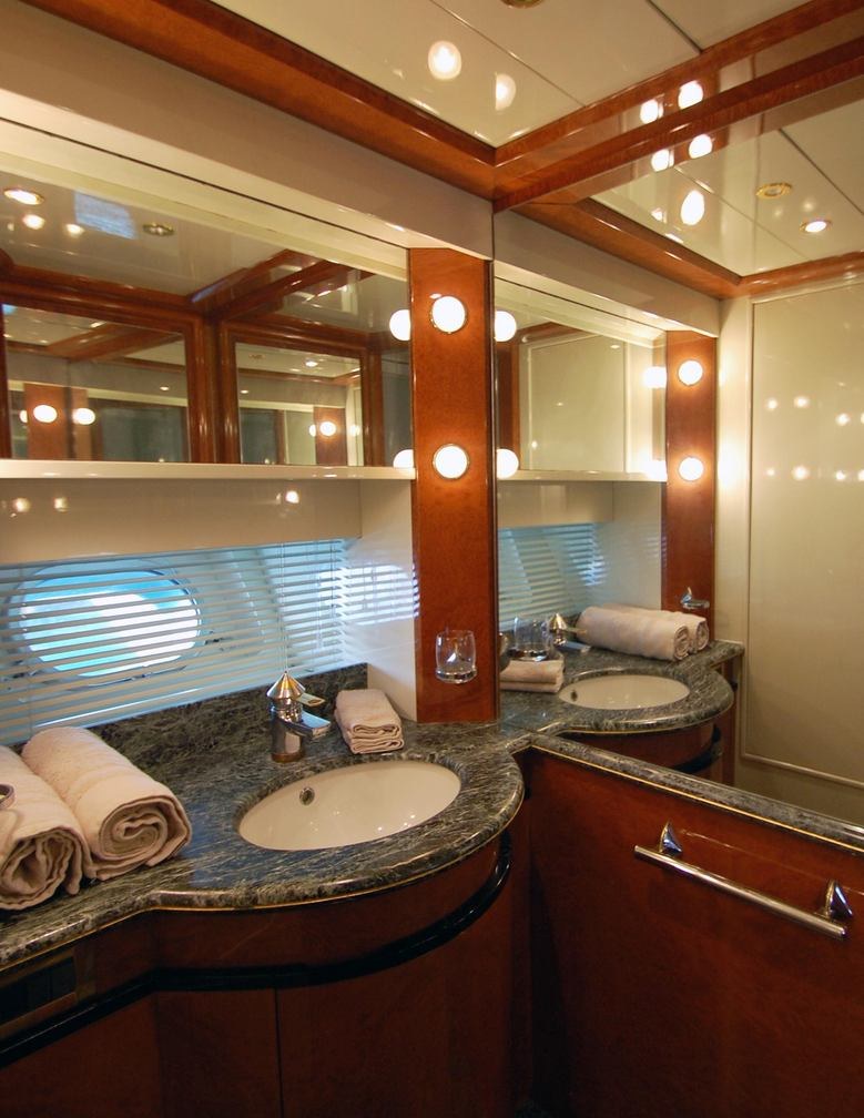 تأجير يخت LEIGH YACHT CHARTER