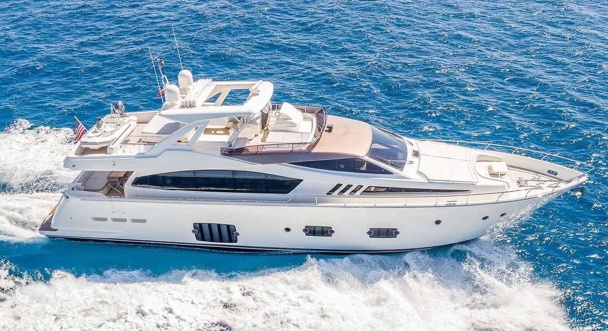 LEON yacht charter 1