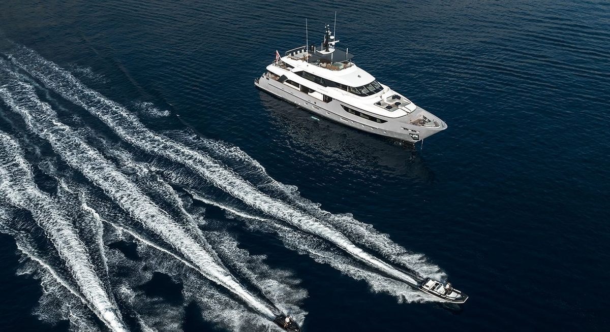 LES BRUXELLOIS yacht charter 5