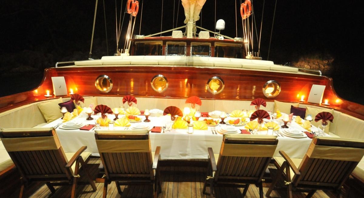 LET'S DANCE yacht charter 4