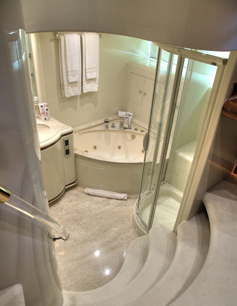 Yacht charter LEVIATHANS 8 YACHT CHARTER