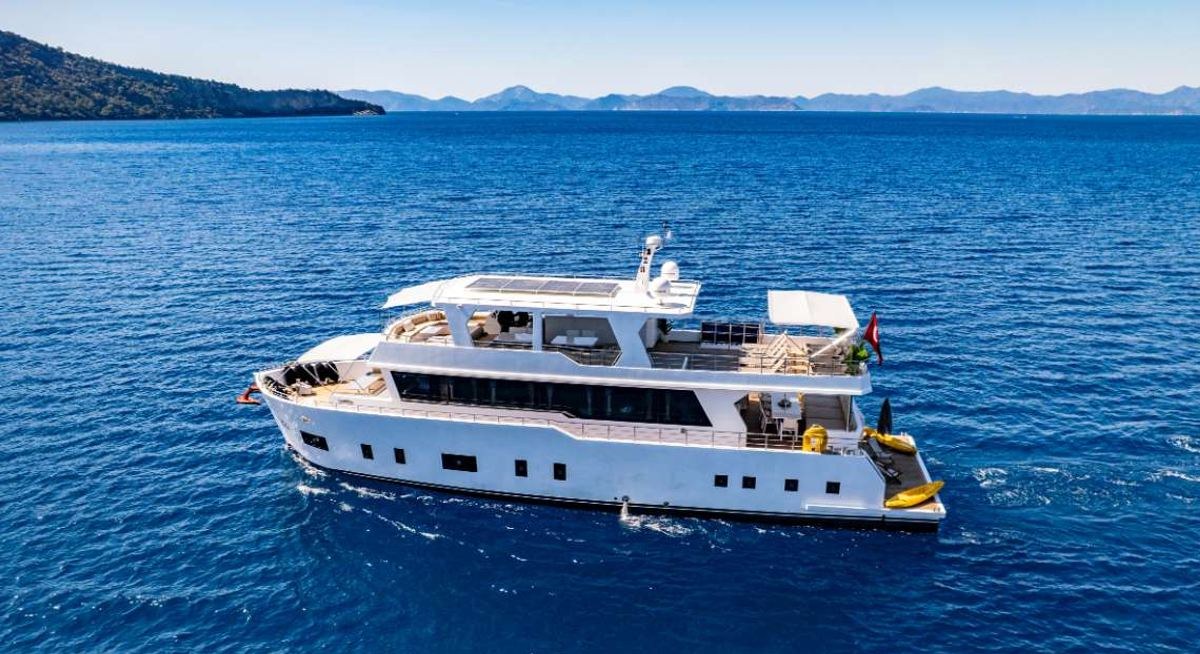 LILA yacht charter 1