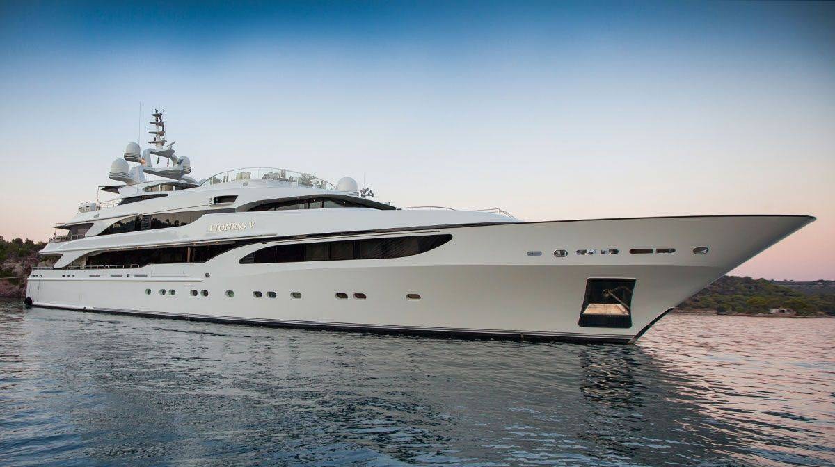 تأجير يخت LIONESS V YACHT CHARTER